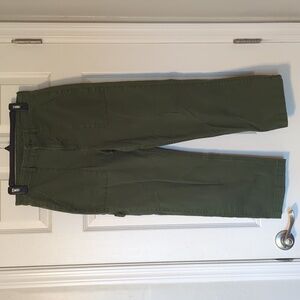 Old Navy Cargo Pants/capris sz 6